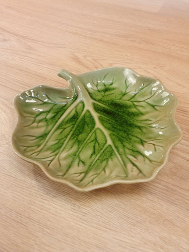 Ceramic Plate wide leaf