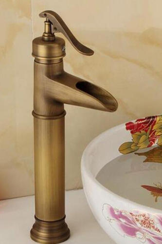 Retro Brass Faucet Fountain